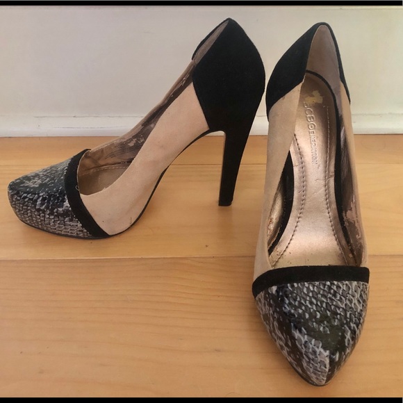 BCBG platform stilettos - Picture 3 of 5